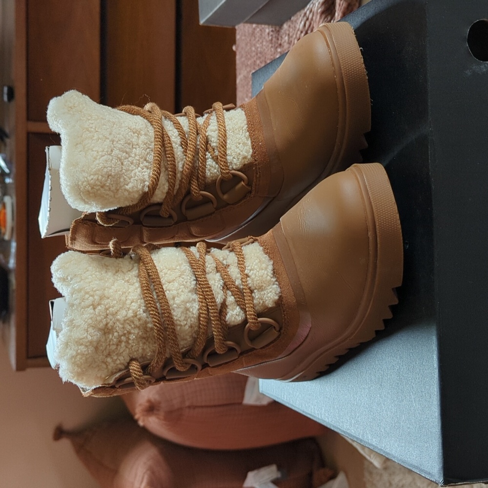 Sorel Waterproof Snow boots Joan of Arctic next lite